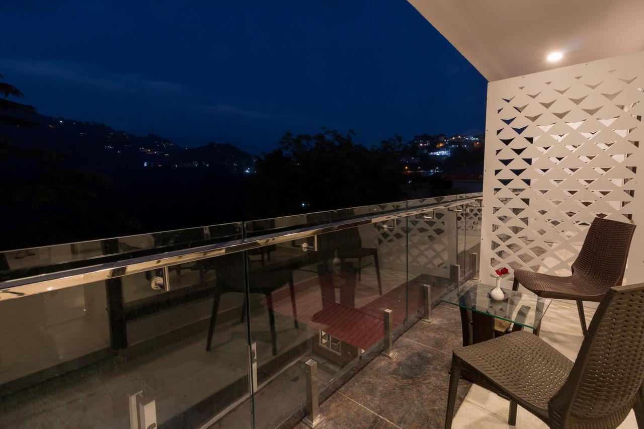 Hotel Seven Oaks Déhrádún Exteriér fotografie