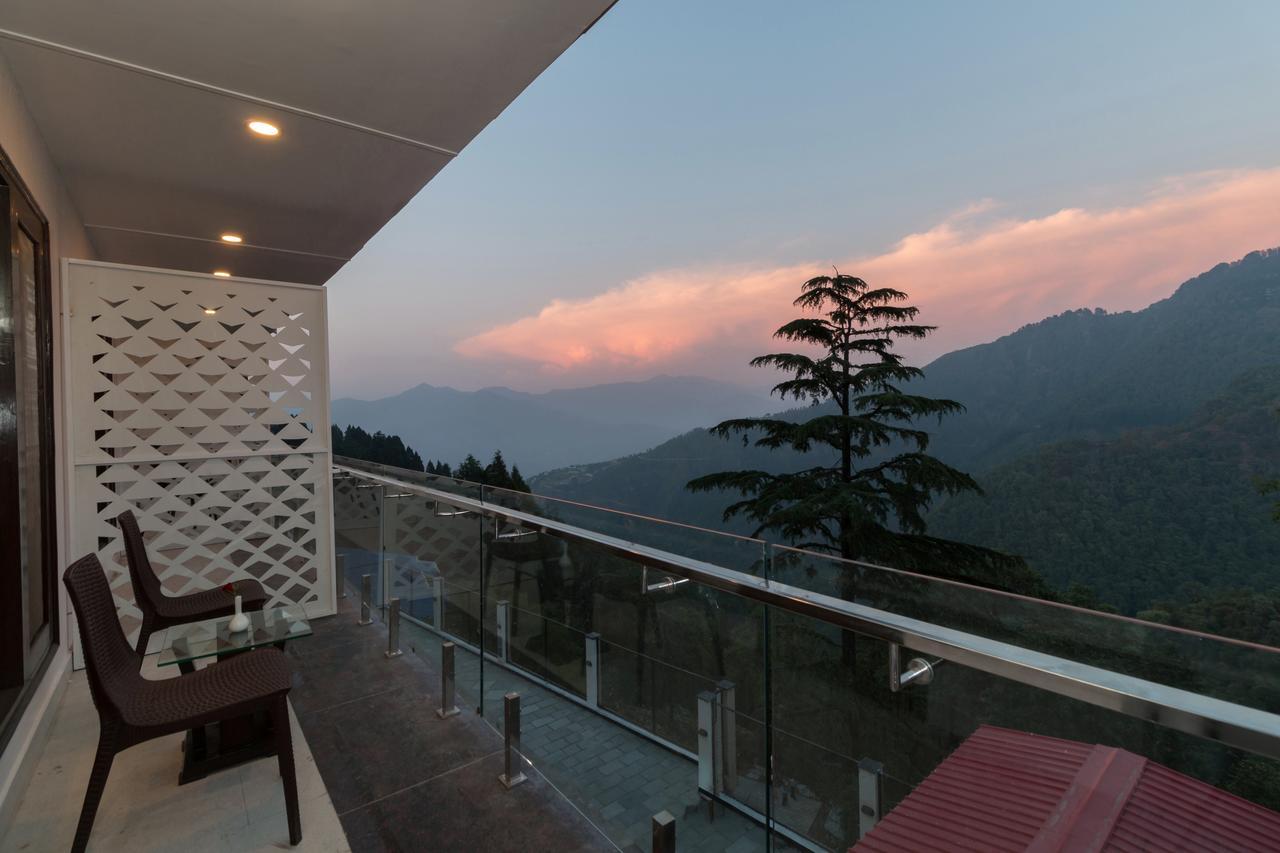 Hotel Seven Oaks Déhrádún Exteriér fotografie